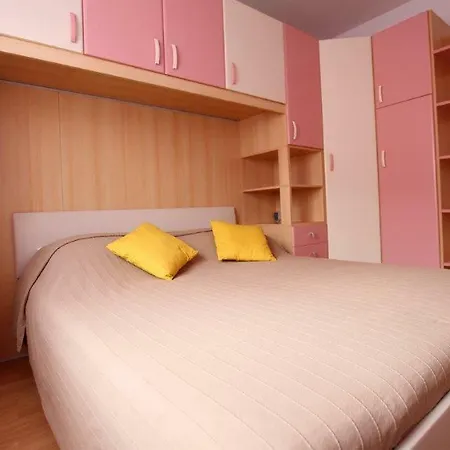 1949 Apartment *